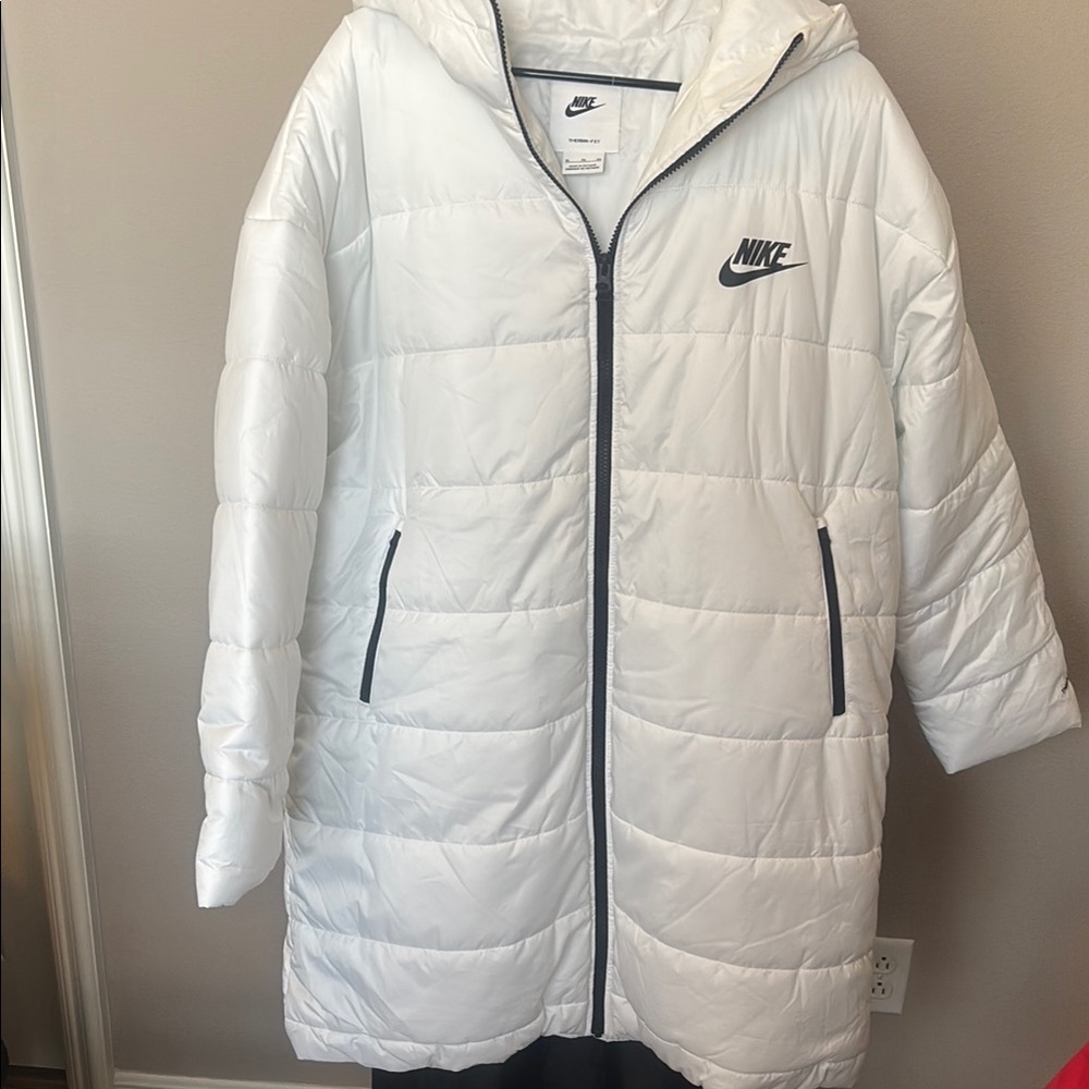 Nike Therma fit XL White Puffer Coat